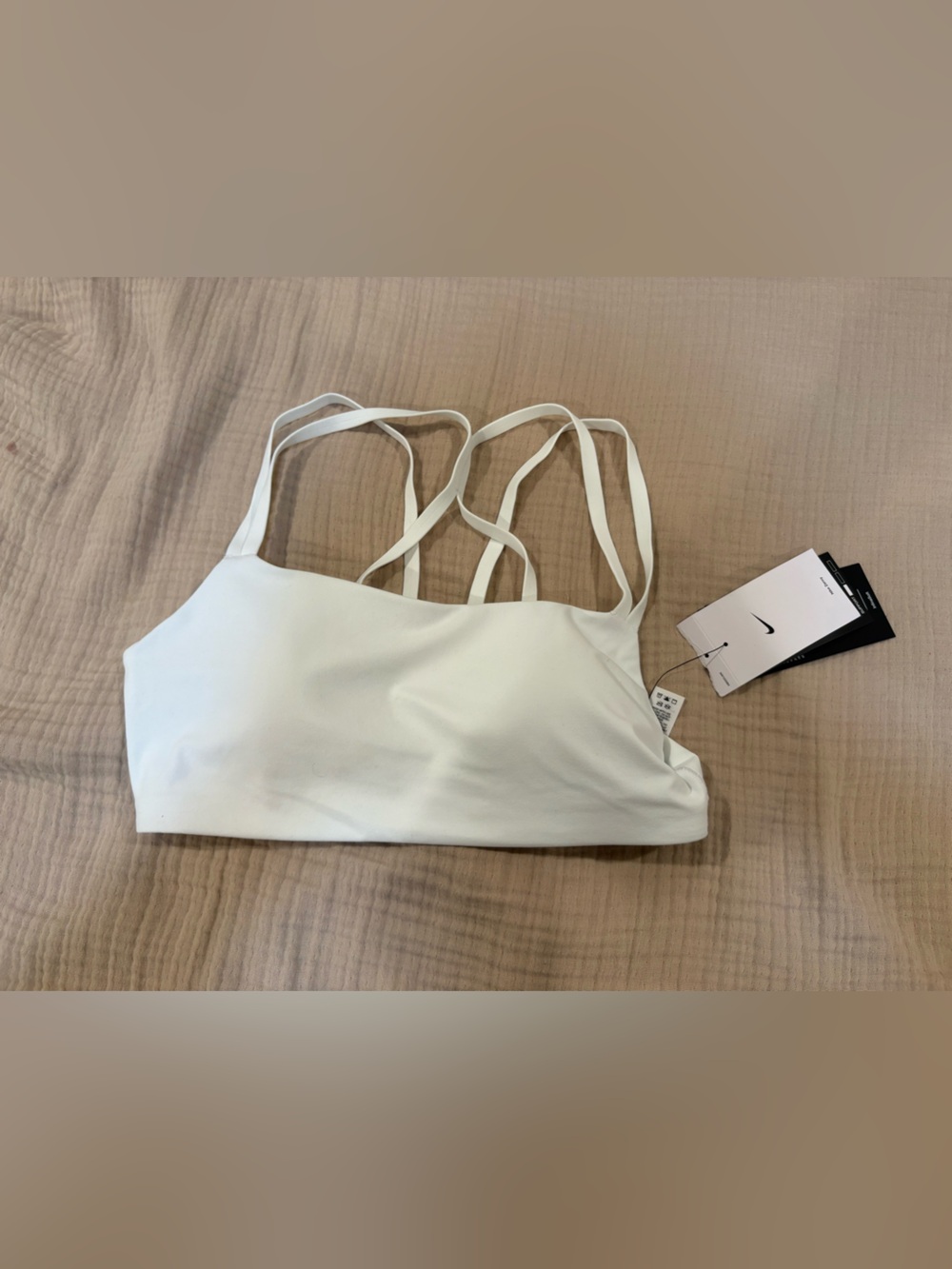 Nike Women’s white Sport’s Bra Light Support L Dri-Fit
